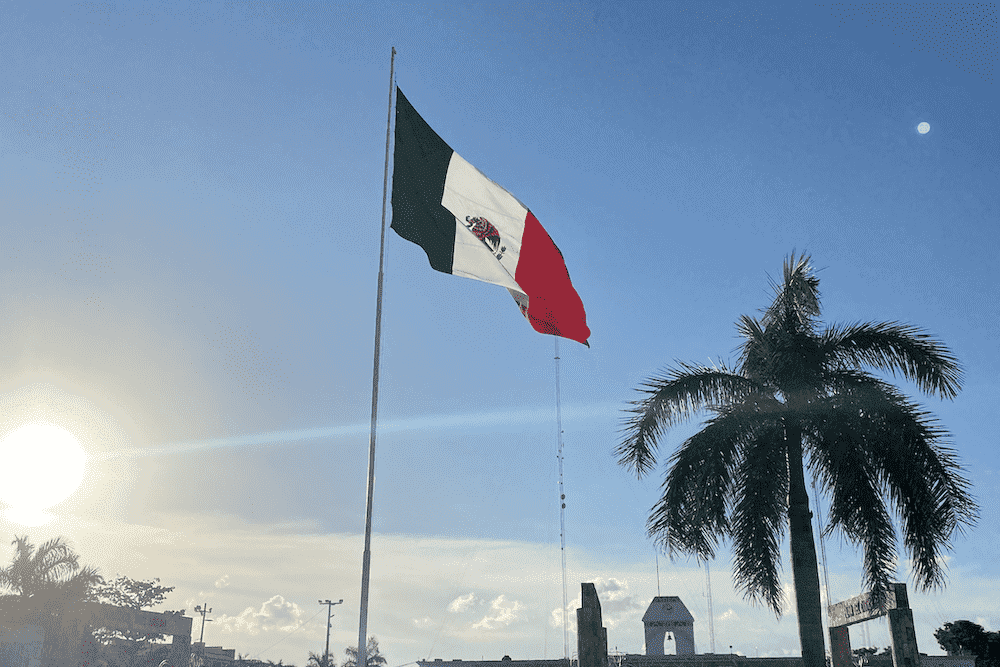 playa del camen mexico flag