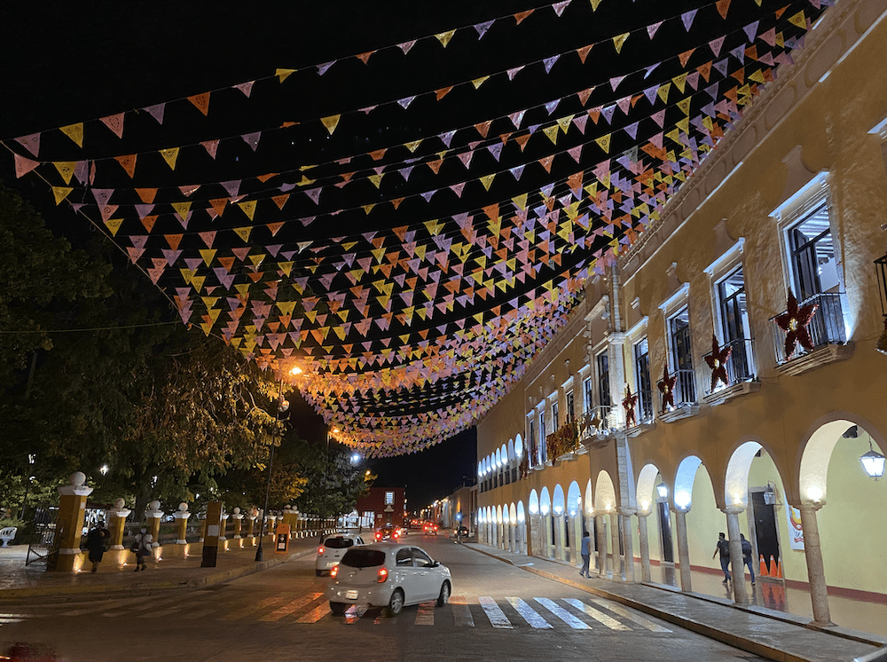 valladolid city center at night